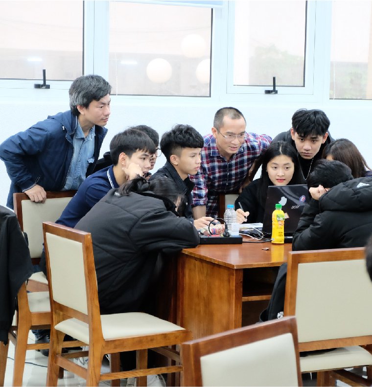 Các doanh nghiệp có mong muốn chia sẻ kiến thức thực tế cho sinh viên